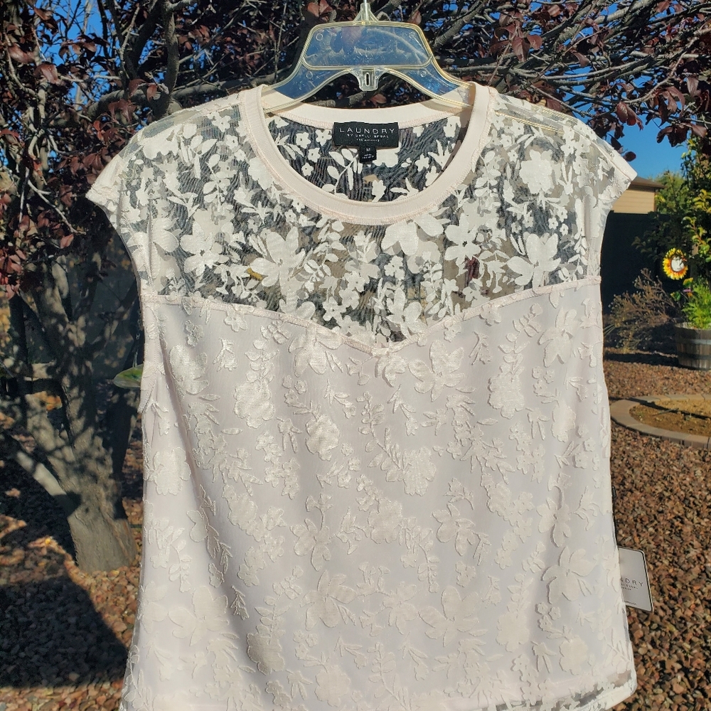 Laundry By Shelli Segal Light Pink Floral Lace Blouse